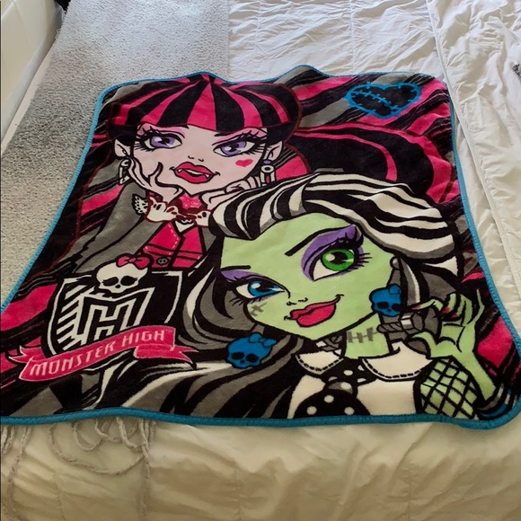 Other Monster High Fleece Blanket Poshmark
